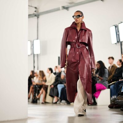 In Leichtigkeit und Bewegung mit Sportmax SS26