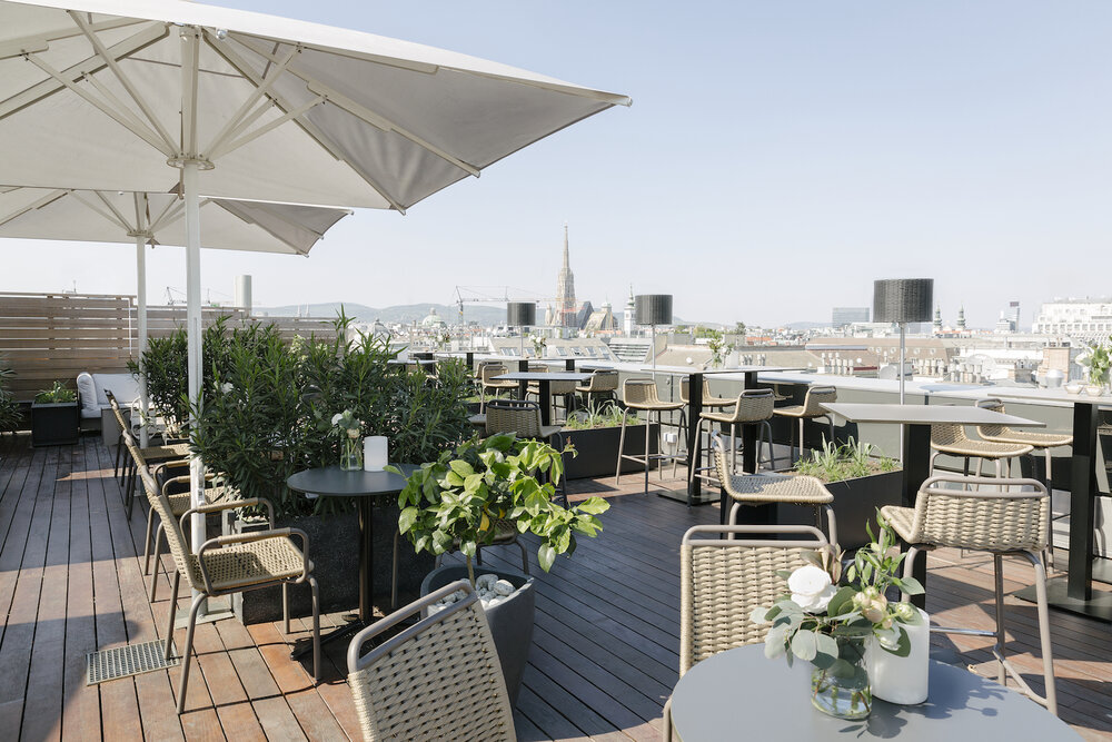 The Ritz Carlton Vienna Atmosphere Rooftop Bar 01