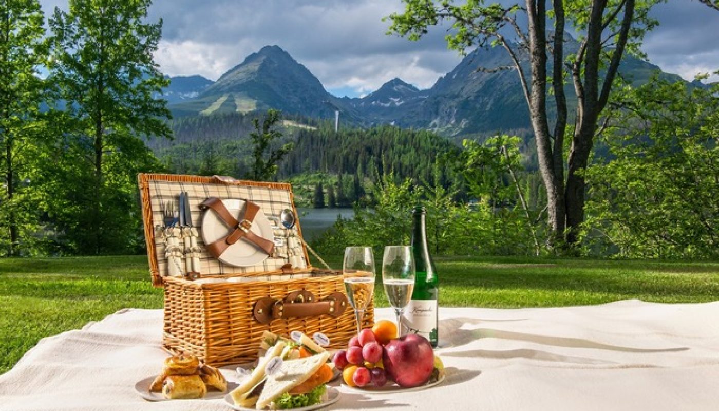 4. Grand Hotel Kempinski High Tatras_Picnic_Mountain-View