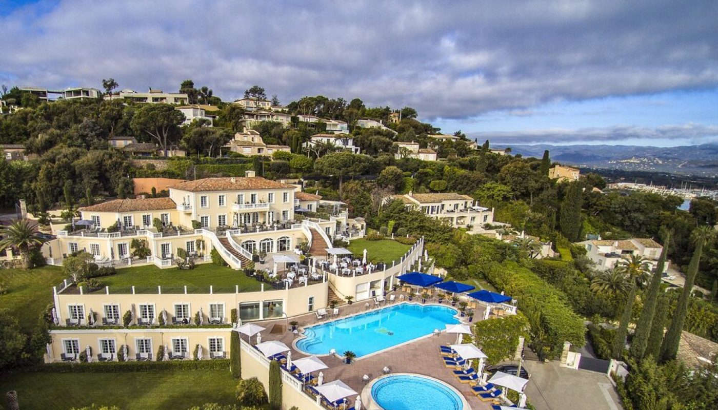 ©Althoff Collection