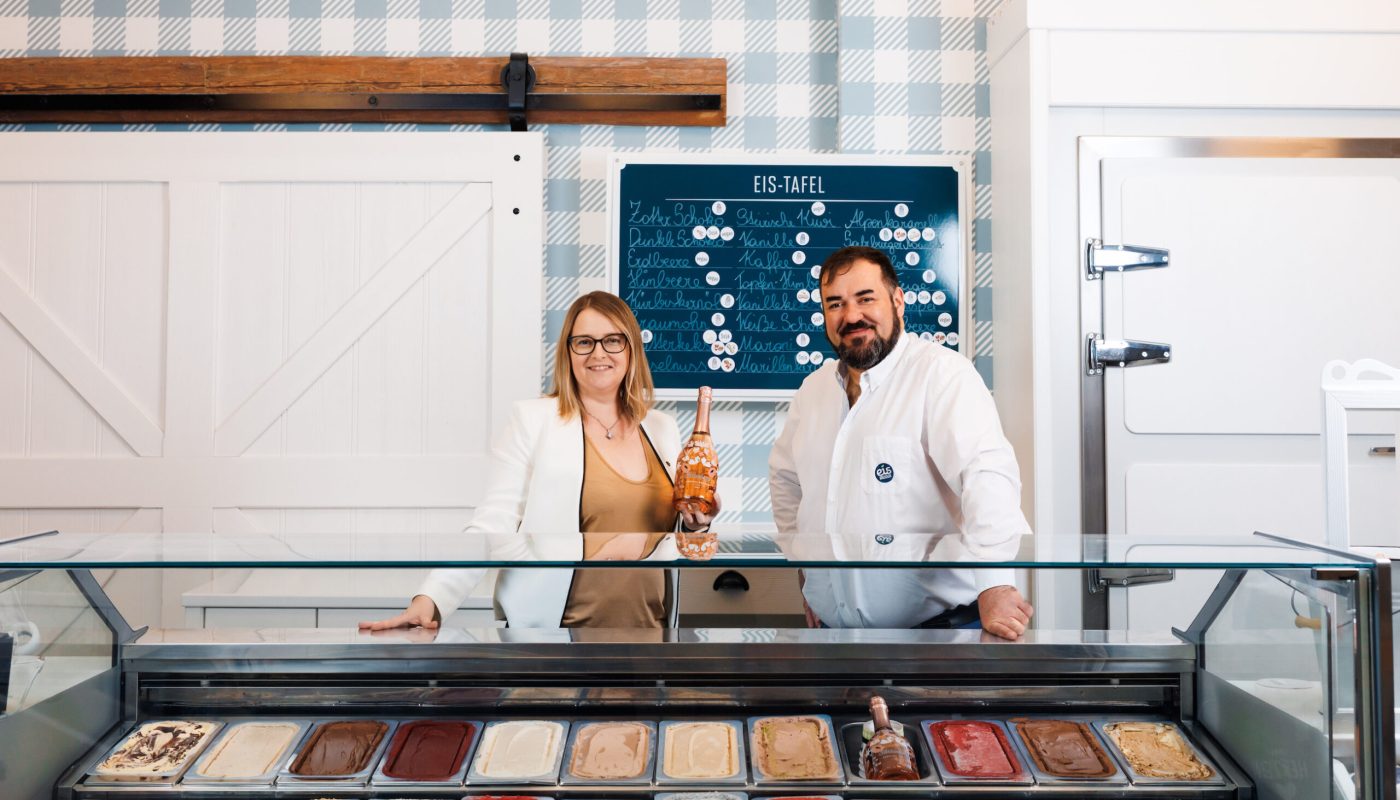 Aurore Jeudy (Schlumberger) und Thomas Stocker (Eis-Greissler) freuen sich über die erstmalige Zusammenarbeit.