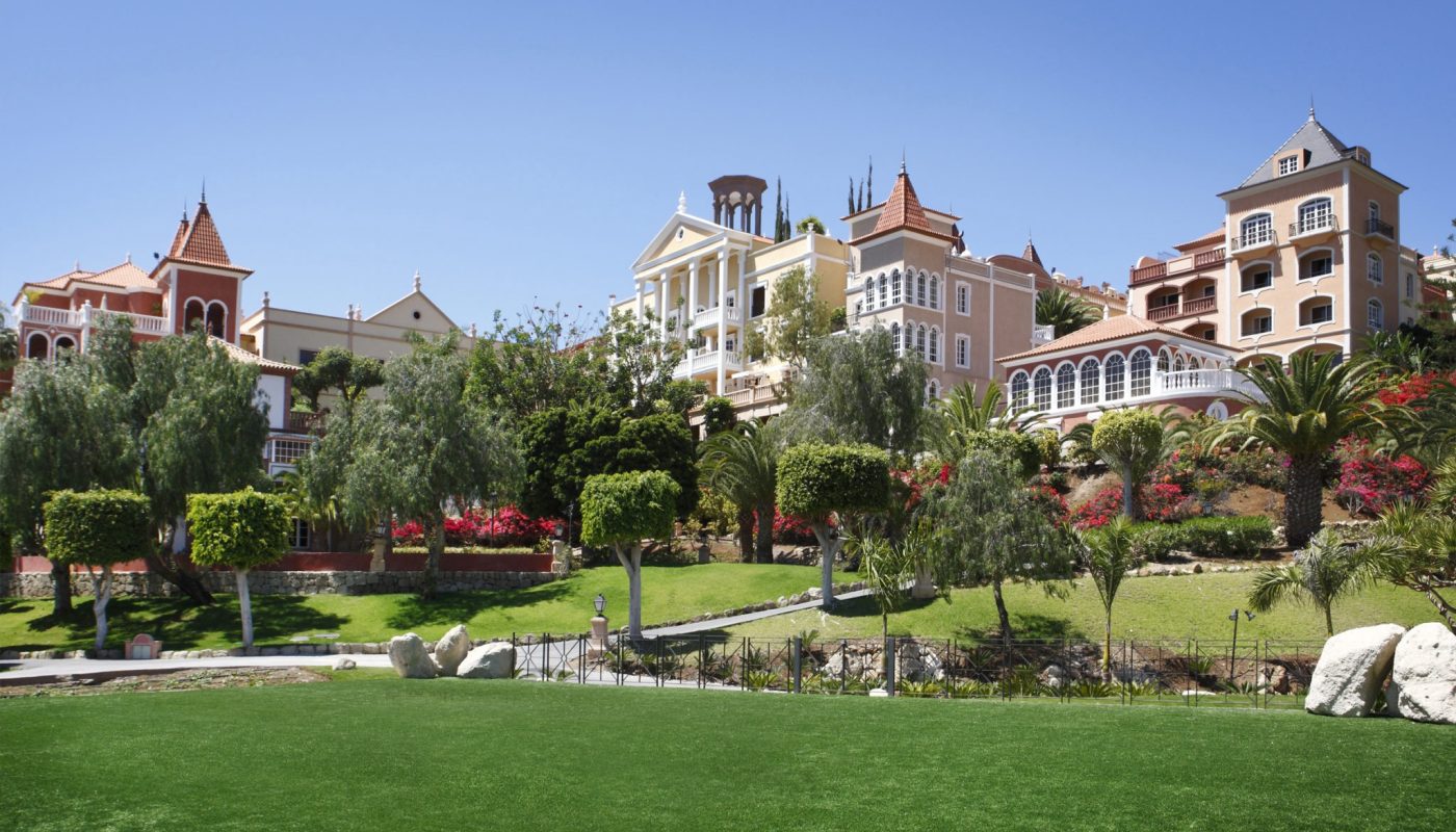 Bahia_del_Duqu_Exteriores_Park