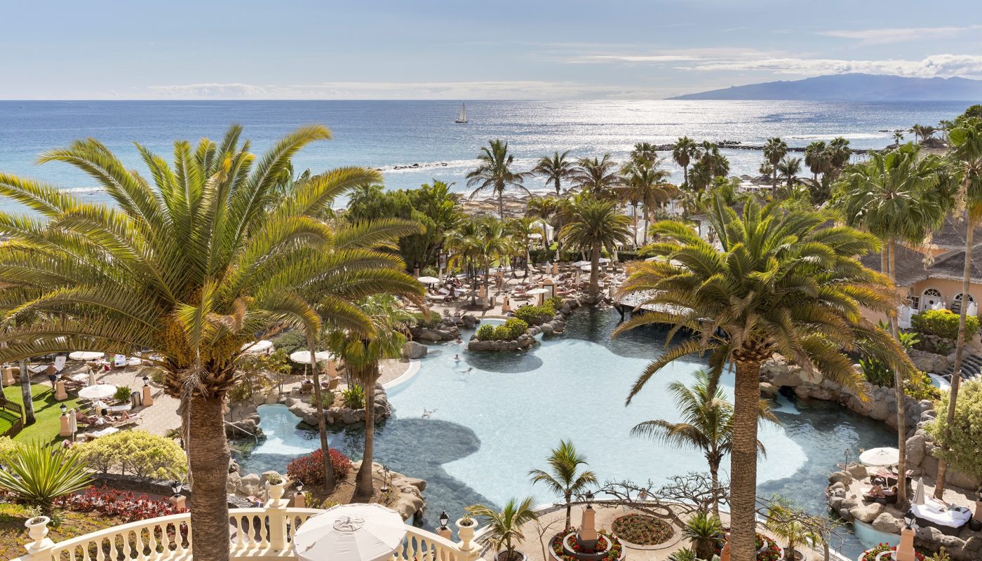 Bahia_del_Duque_Pool_Area_Palms