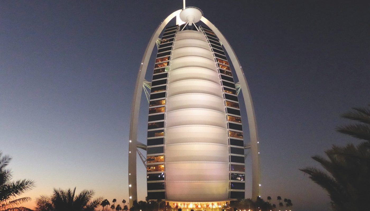 Das erste als 7-Stern-Hotel gepriesene Hotel: das Burj Al Arab in Dubai ©Pixabay