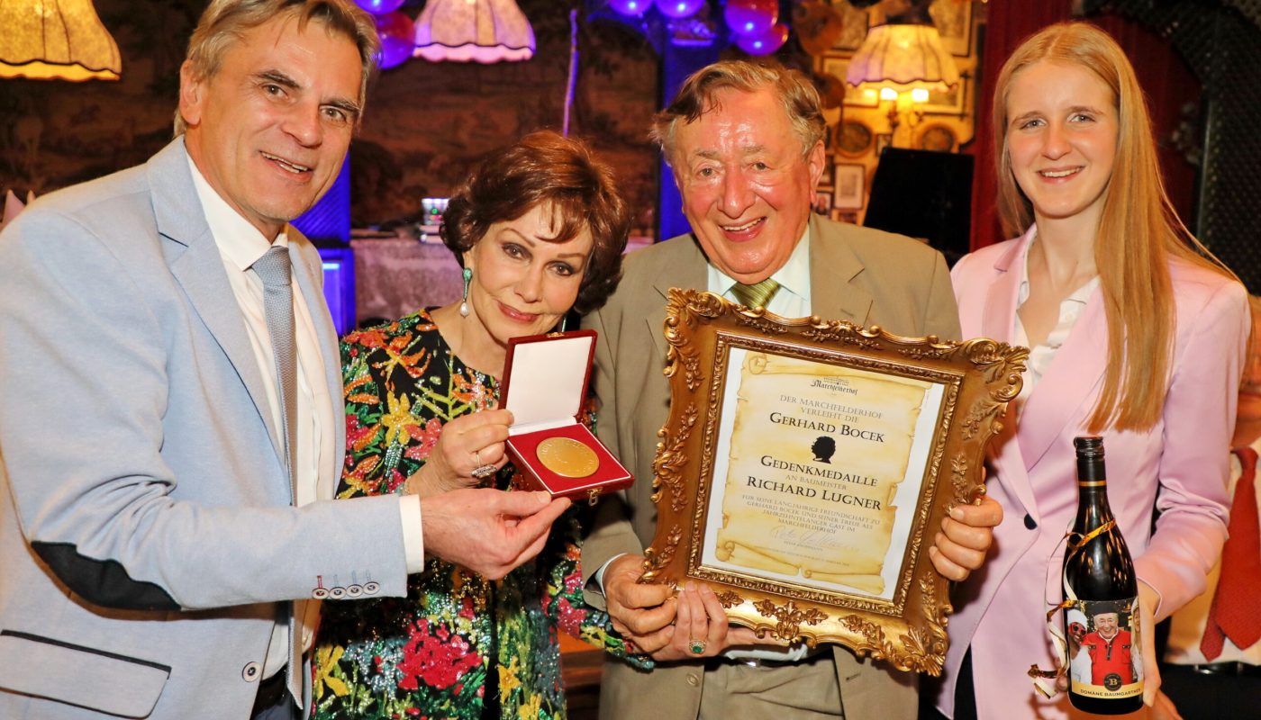 v.l.n.r.: Peter Großmann, Edith Leyrer, Richard Lugner & Katharina Baumgartner