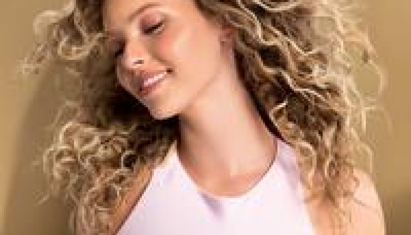 Douglas Collection_salon hair_curl and Define_pressemitteilung_Januar 2025