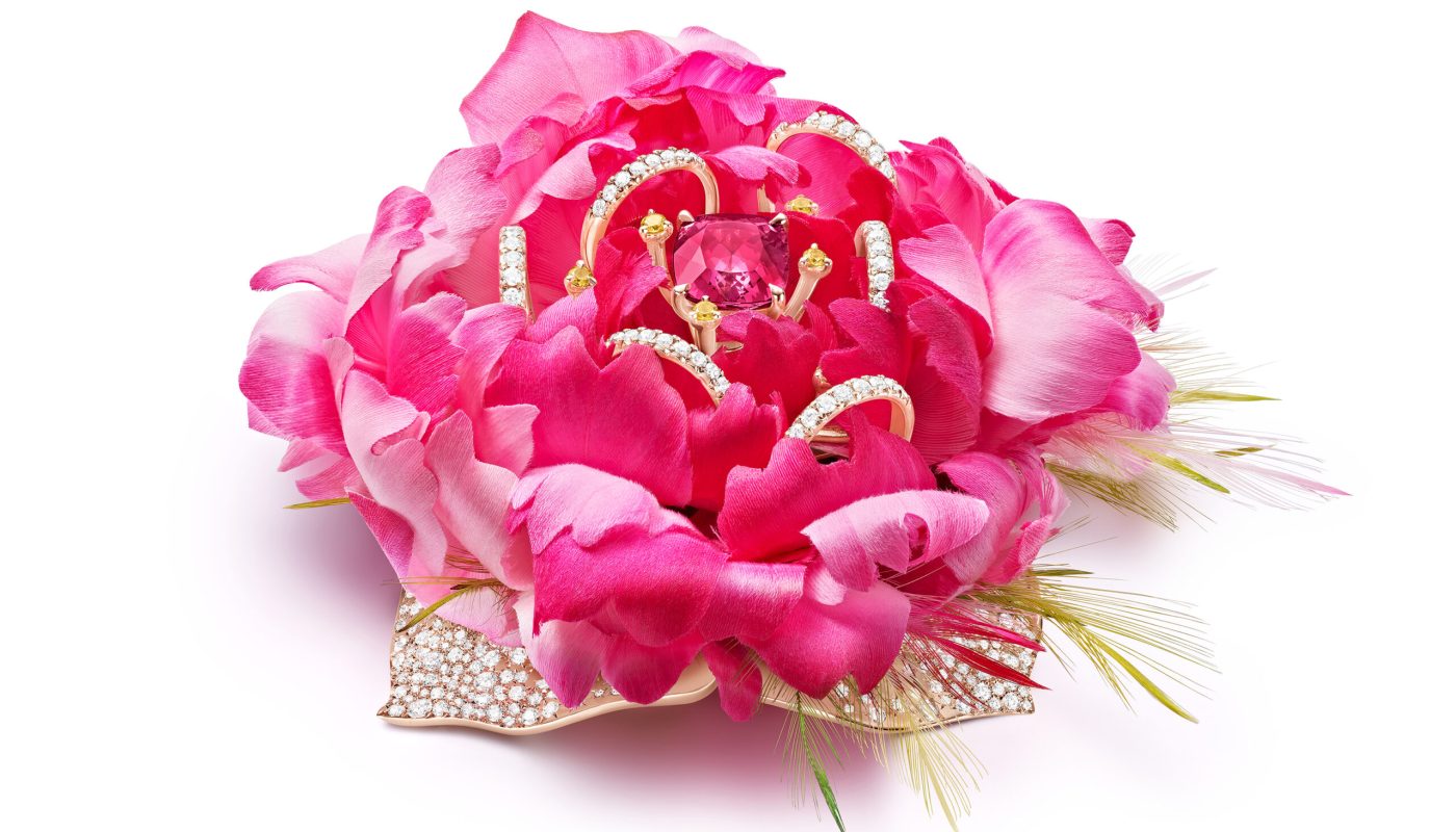 PIAGET_HIGH JEWELLERY_SHAPES OF EXTRALEGANZA_G36N3100_Broche_FRONT_RGB