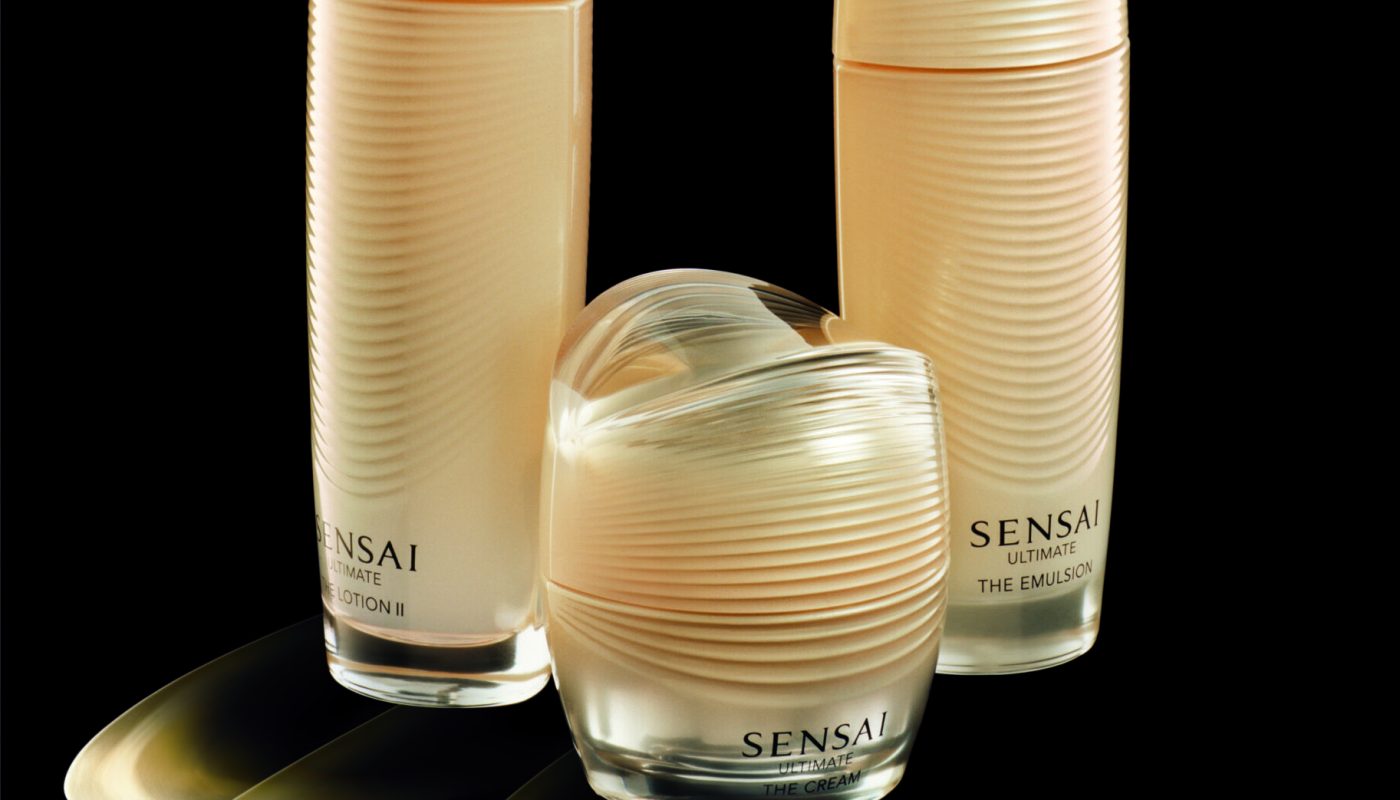 SENSAI_ULTIMATE_GROUP SHOT