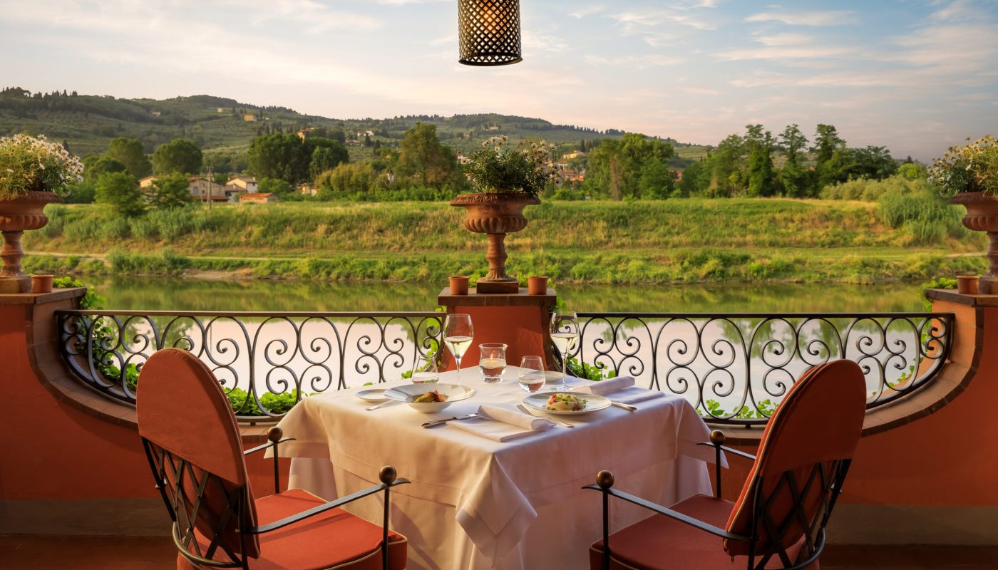 Verrocchio dinner set up - Table Arno view