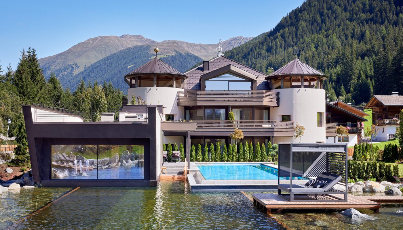 Die Fotos dürfen ausschließlich für PR- und Marketingmaßnahmen des Hotels Farm Fontis, Gsies, Südtirol, Italien verwendet werden. 
Jegliche Nutzung Dritter (durch Verkauf oder Weitergabe) ist mit dem Bildautor, Michael Huber | www.huber-fotografie.at, gesondert zu vereinbaren.


Copyright aller Aufnahmen:

Michael Huber
5730 Mittersill. Hallenbadstraße 4
www.huber-fotografie.at
+43 664 / 250 86 32