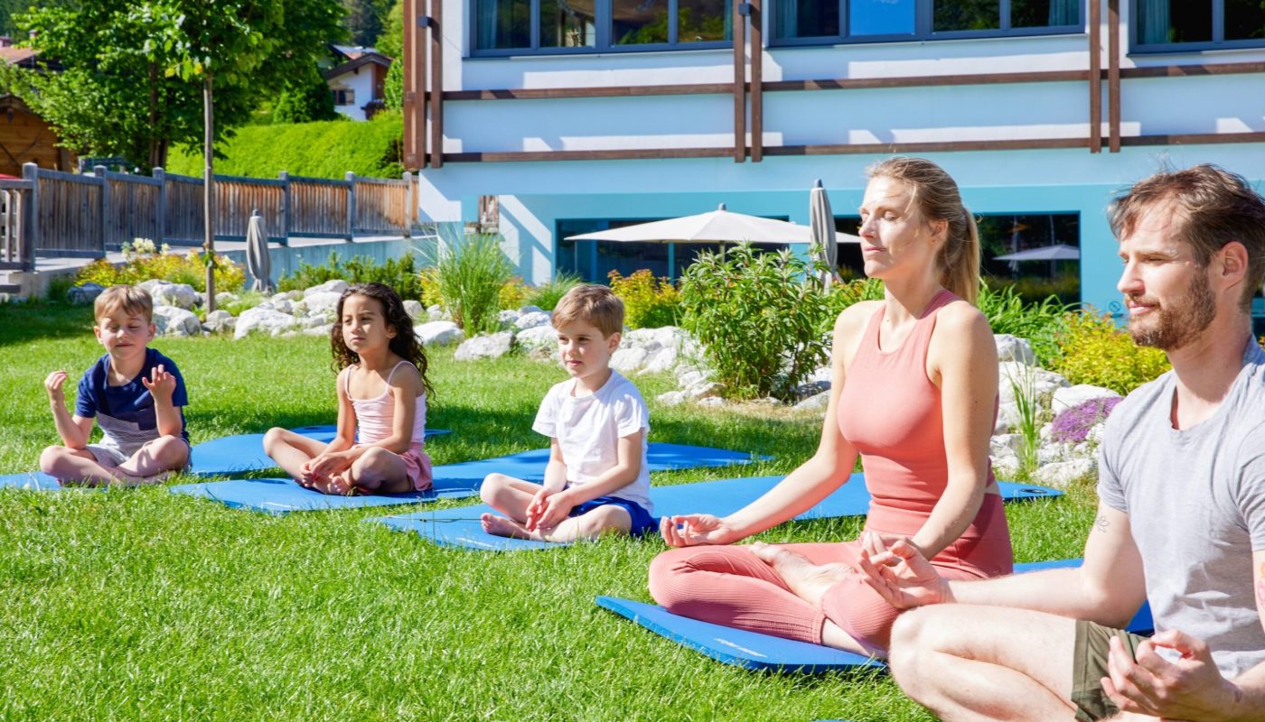 Groupfitness für Groß und Klein ©Familotel Bayrischzell